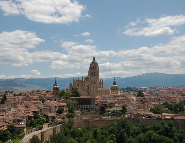 Making Study Abroad Affordable: A Guide by UC Students Who’ve Done it